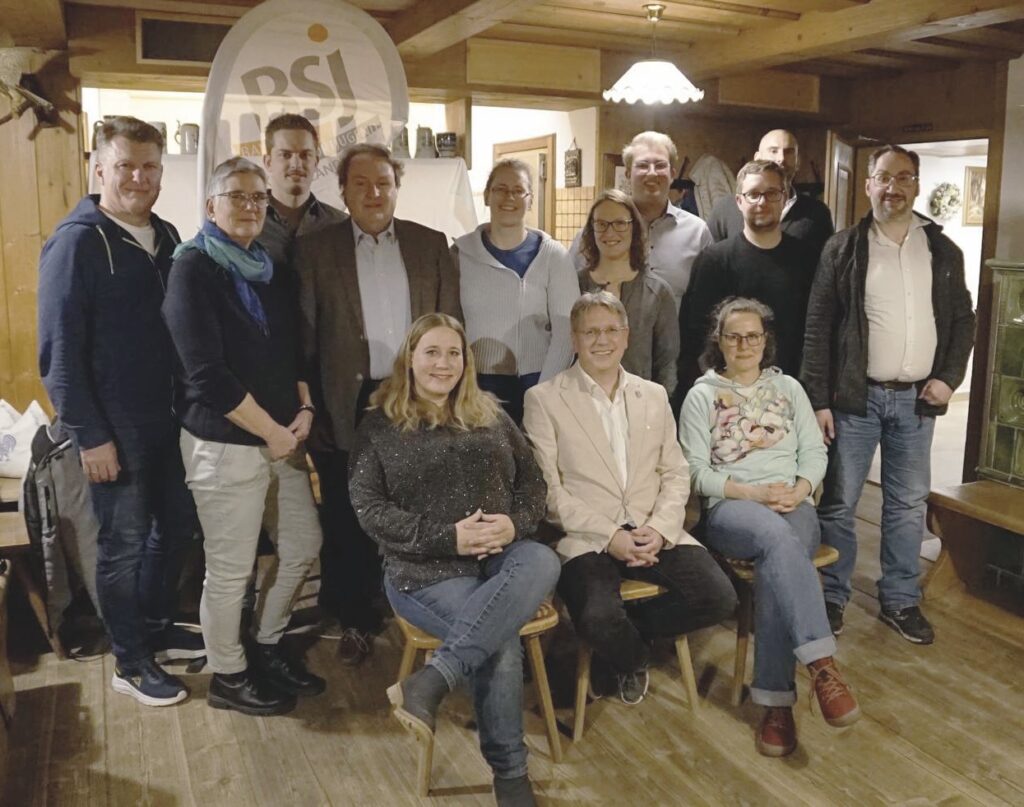 Gruppenfoto der bsj Landshut Vorstandschaft mit Gästen