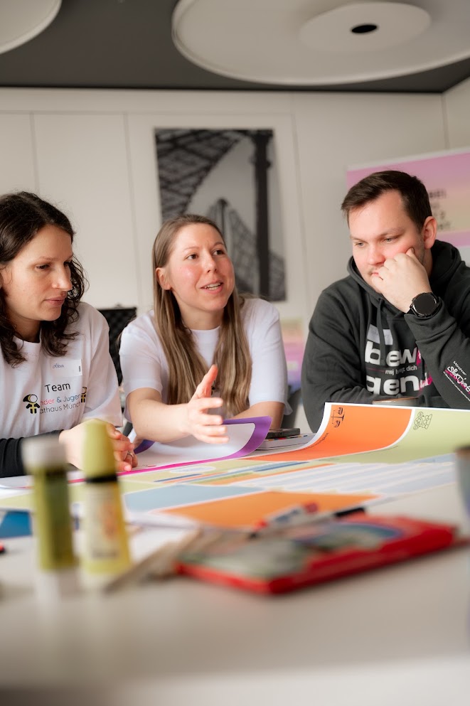 Workshopteilnehmer diskutieren